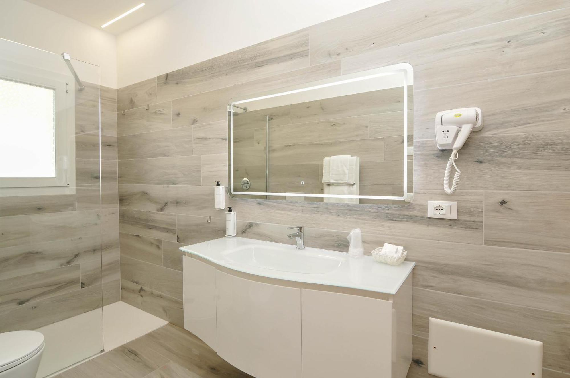 Marina Suites & Apartments 4 Stelle S กาออร์เล ภายนอก รูปภาพ